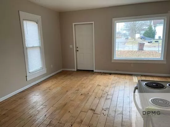 831 Vine St Apartment for rent in Lansing, MI