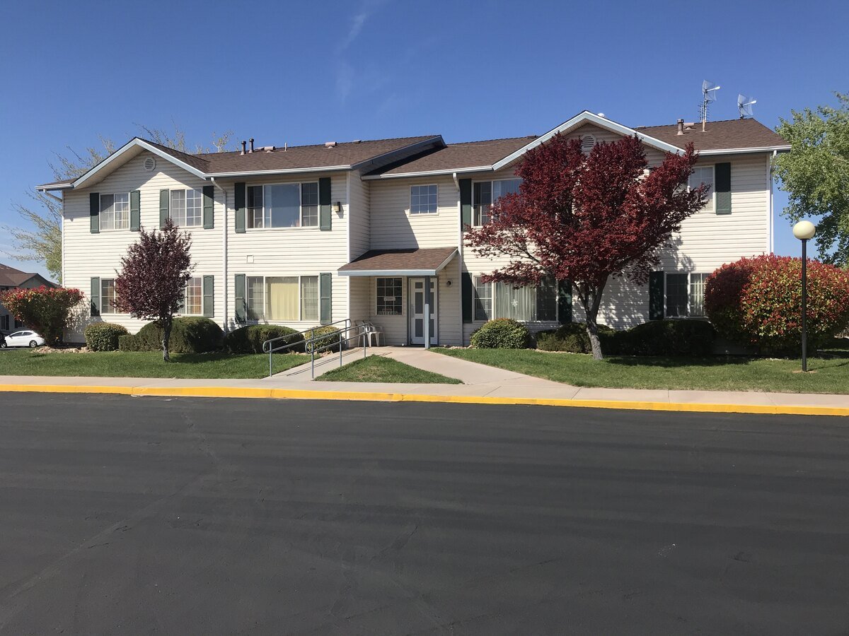 Renee Ann Apartments 6325 W 25 N Hurricane, UT Rentable