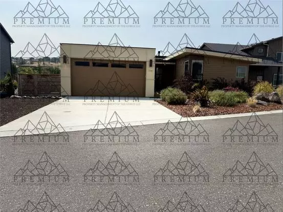3 Bed 2 Bath Fully Furnished Home!!! Apartment for rent in The Dalles, OR