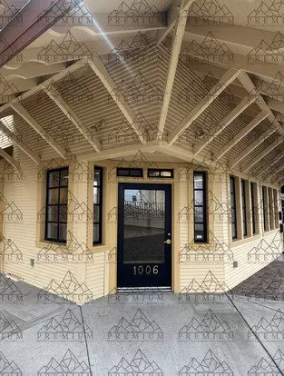 1006 E 2nd St Apartment for rent in The Dalles, OR