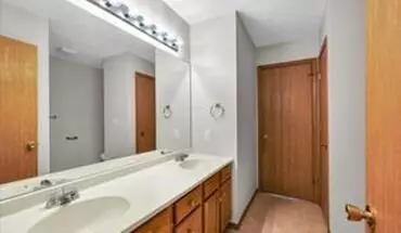 3 of 69 Maple Hill Townhomes House for rent in Bloomington, IL