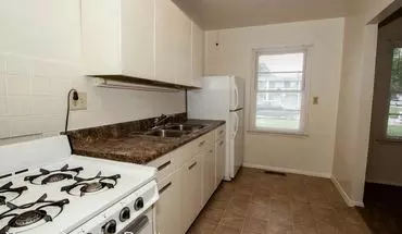 4 of 34 2213 Peirce St Apartment for rent in Bloomington, IL
