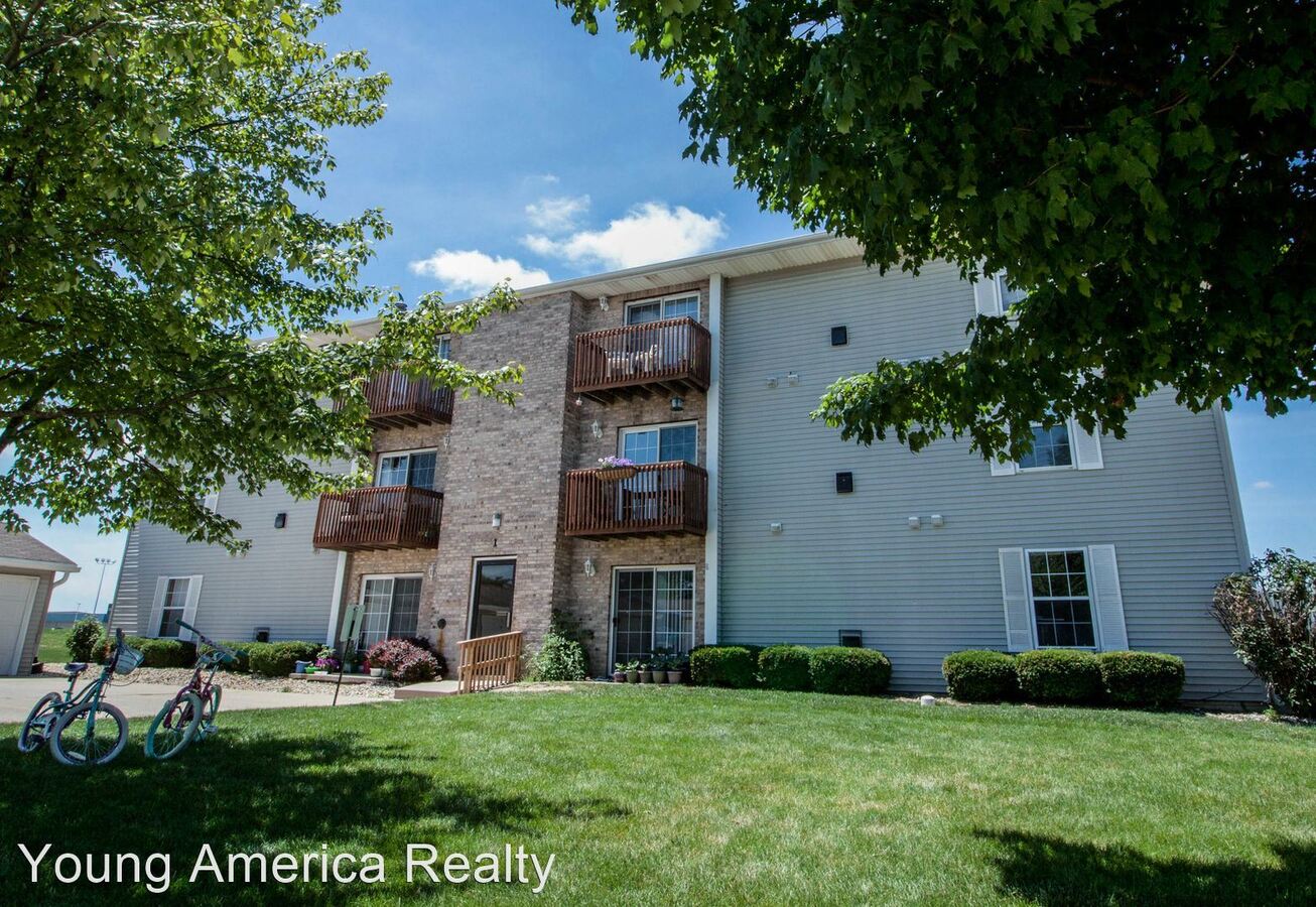 1 Christopher Way Bloomington, IL Apartment for Rent