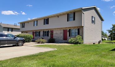 Hershey Clearwater Townhomes Apartment for rent in Bloomington, IL