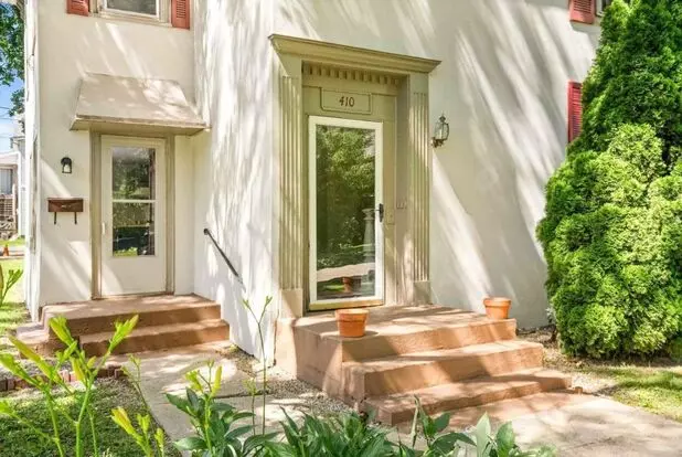 410 E Grv Apartment for rent in Bloomington, IL