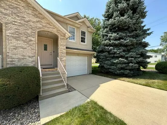 405 Park Creek Ct Apartment for rent in Normal, IL