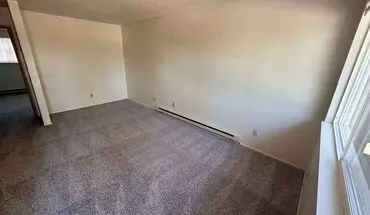 4 of 10 Cathedral Park Apartment for rent in Portland, OR
