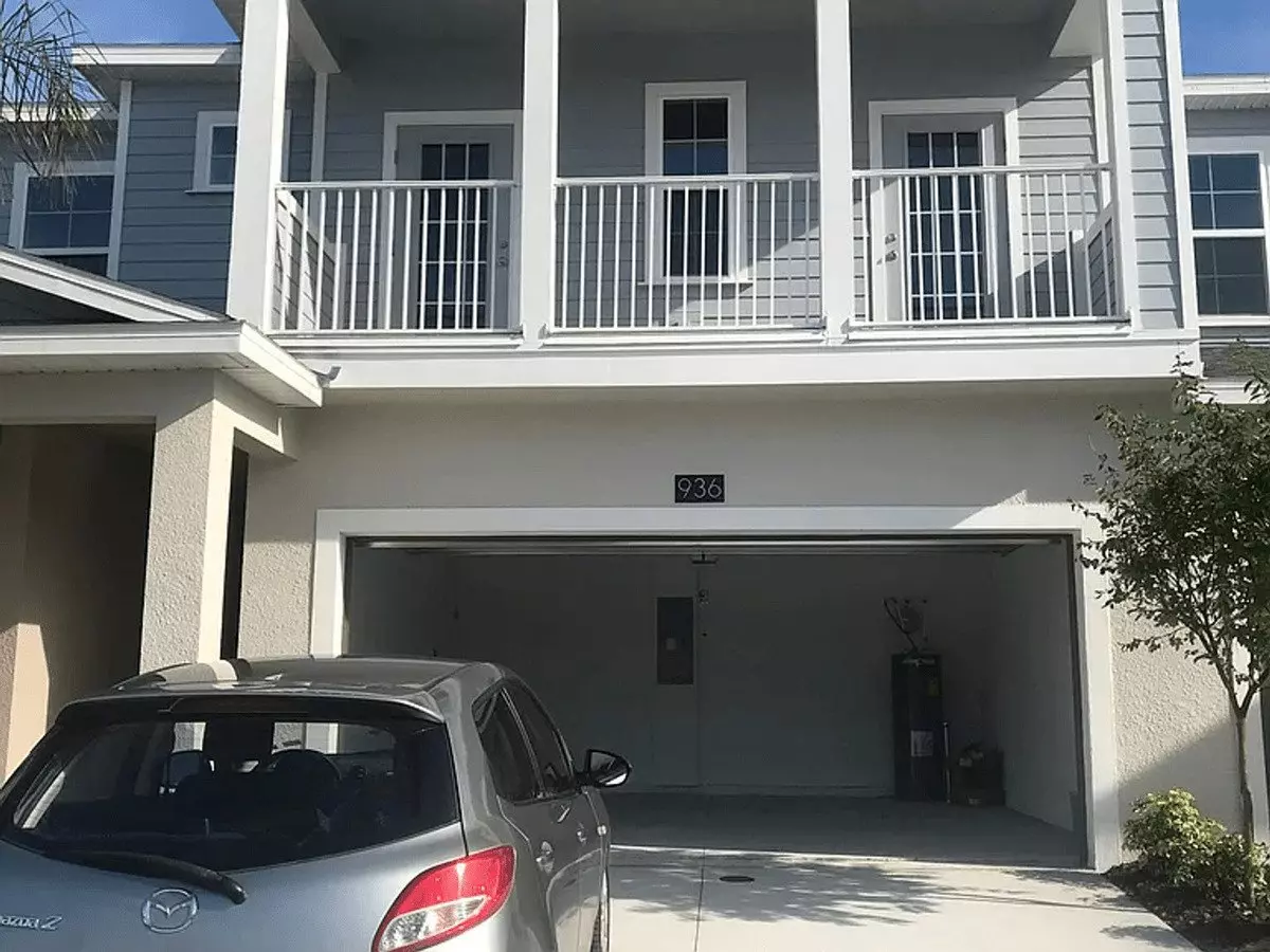 Spacious 3-bedroom Townhouse In Grandview At Lake Wildmere House for rent in Longwood, FL