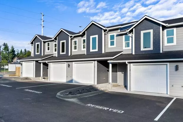R280 Stella Station Townhomes Apartment for rent in Napavine, WA