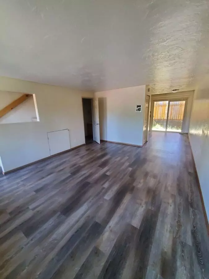 Hunter 4 Plex Veneta Apartment for rent in Veneta, OR