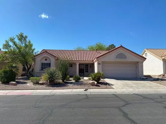 Sun City Summerlin - 55+ Community. Rare 2-bedroom Apartment for rent in Las Vegas, NV