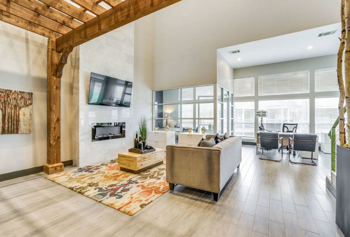 Residence at Lake Highlands, Dallas (see pics & AVAIL)