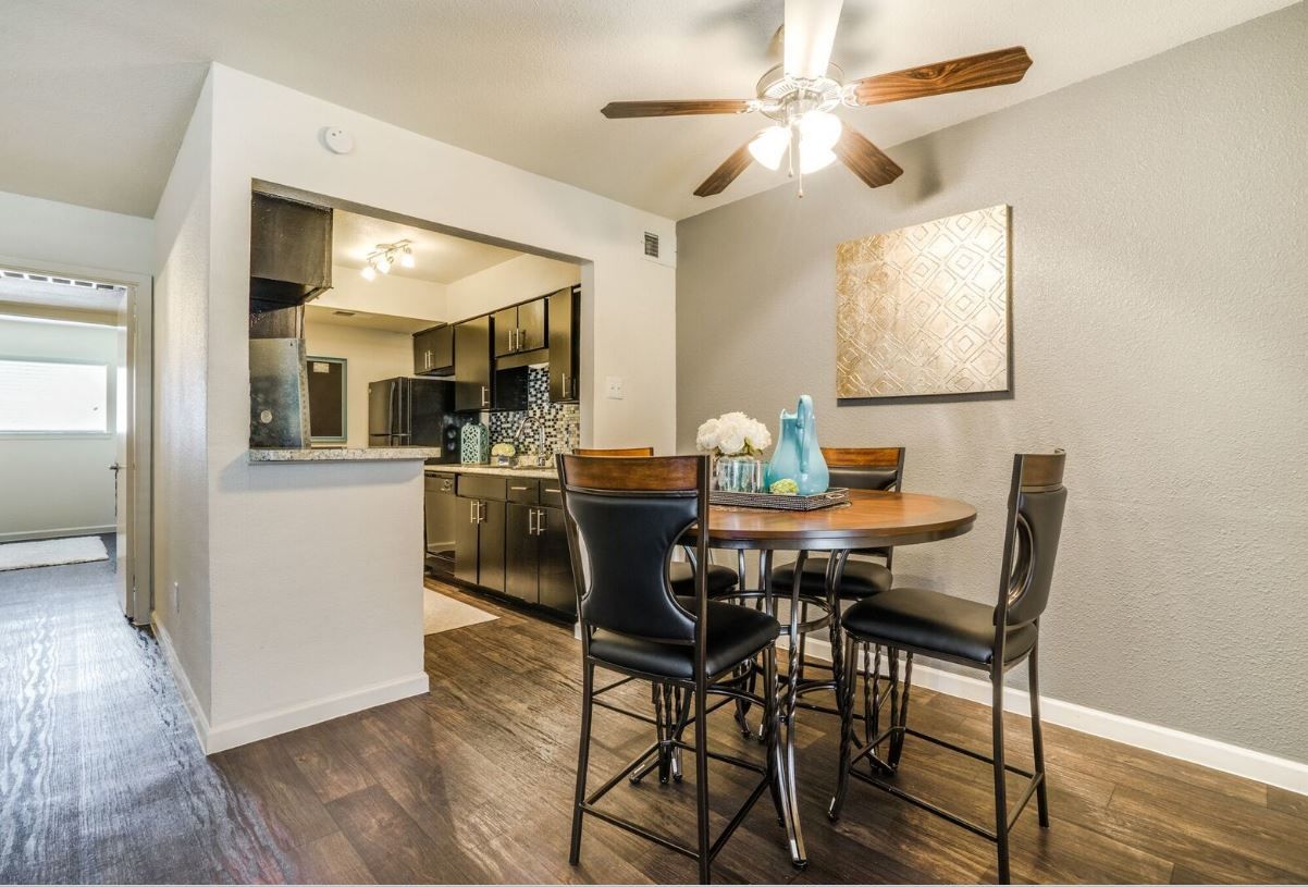 Residence at Lake Highlands, Dallas (see pics & AVAIL)