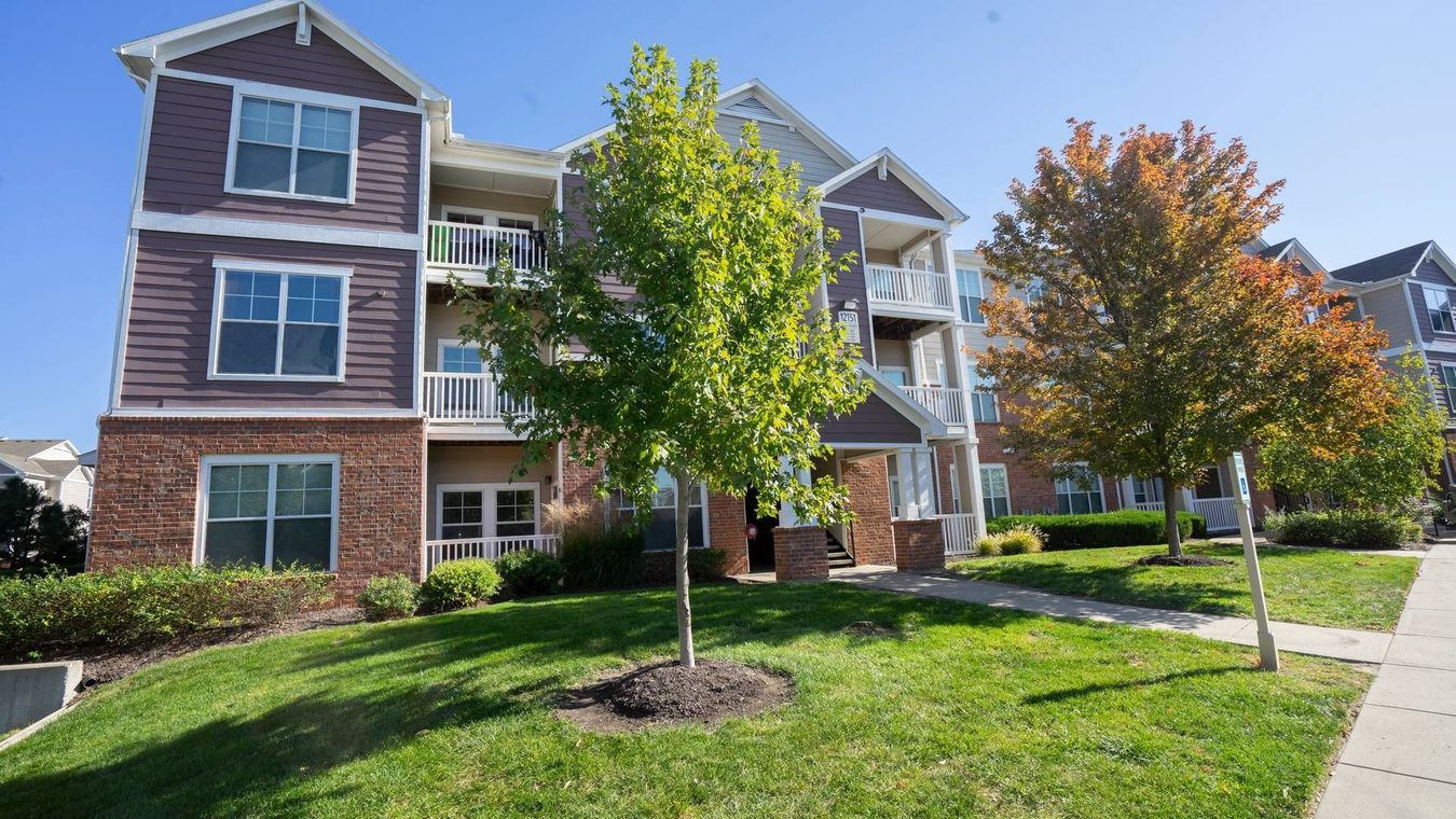 Clear Creek Apartments Overland Park