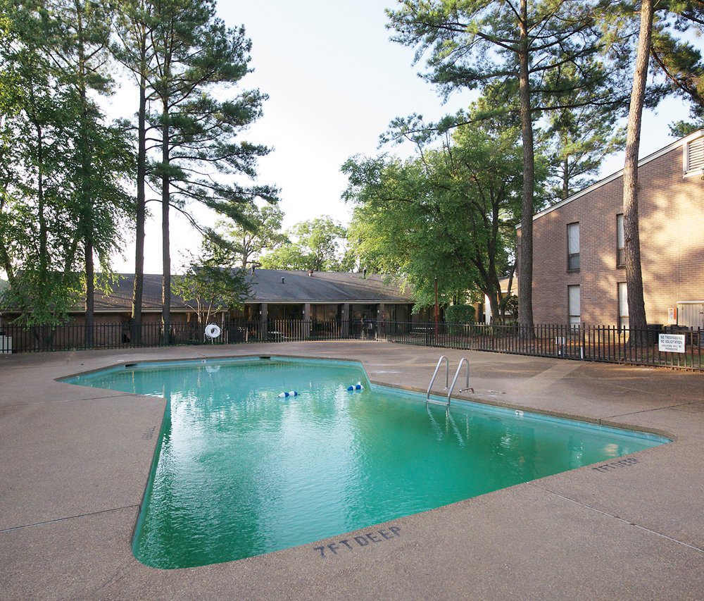Woodlake Apartments Memphis