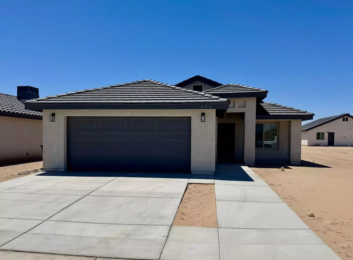Three Bedroom Two Bath San Luis Home In Los Mezsquites House for rent in San Luis, AZ