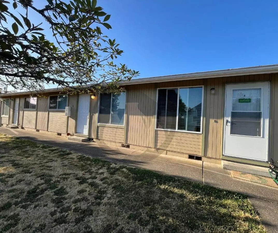 Jackson Triplex Apartment for rent in Albany, OR