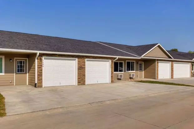 2 Bedroom, Single-story Townhomes For Rent In Storm Lake, Ia Apartment for rent in Storm Lake, IA