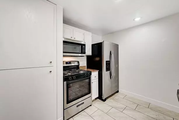 Adorable One Bedroom Walking Distance To Lone Mountain! Apartment for rent in Las Vegas, NV