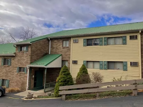 Colonial Manor Apartments Apartment for rent in North Huntingdon, PA