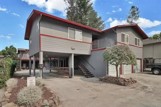 131 Cerrito Ave Apartment for rent in Redwood, CA
