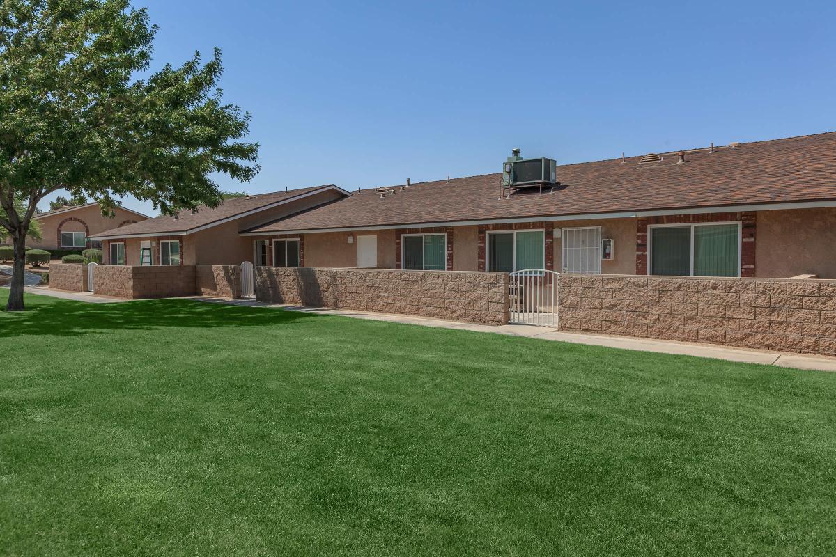 Desert View Apartments 8948 E Ave Hesperia, CA Rentable