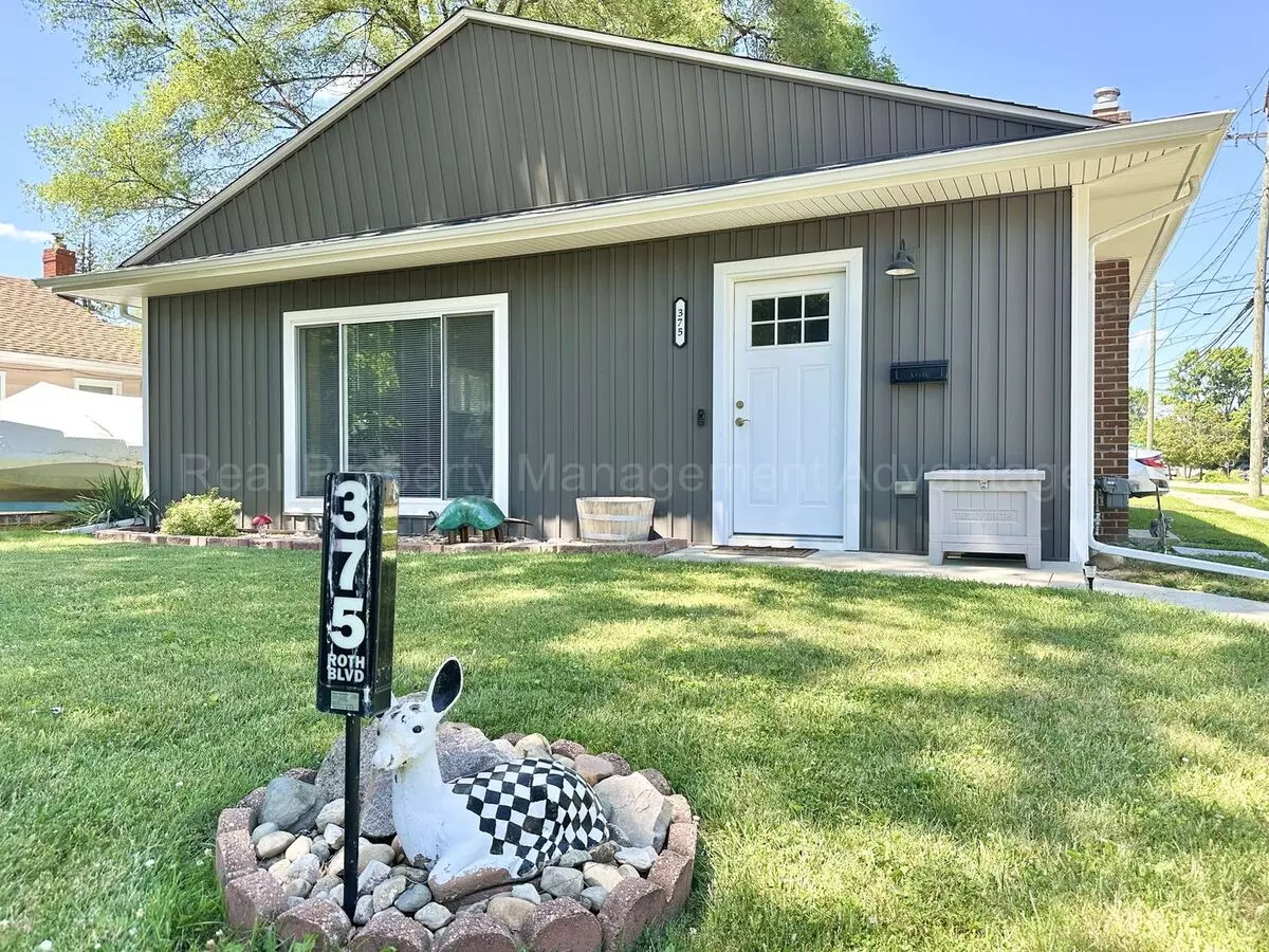 Rare Clawson Ranch – Fully Updated, Open Concept, Finished Basement & Prime Location House for rent in Clawson, MI