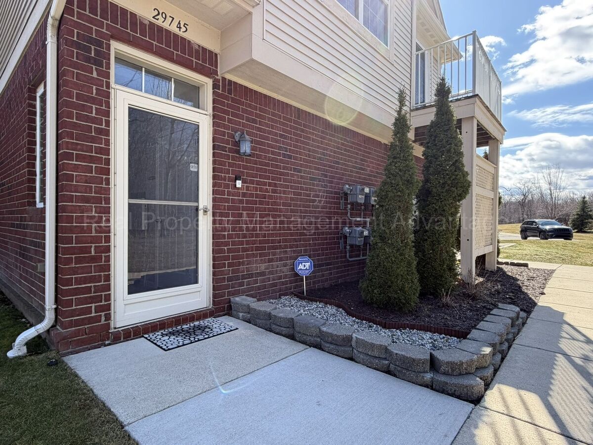 Best HD Pictures about  Condos For Rent In Warren Mi  with No AI Images