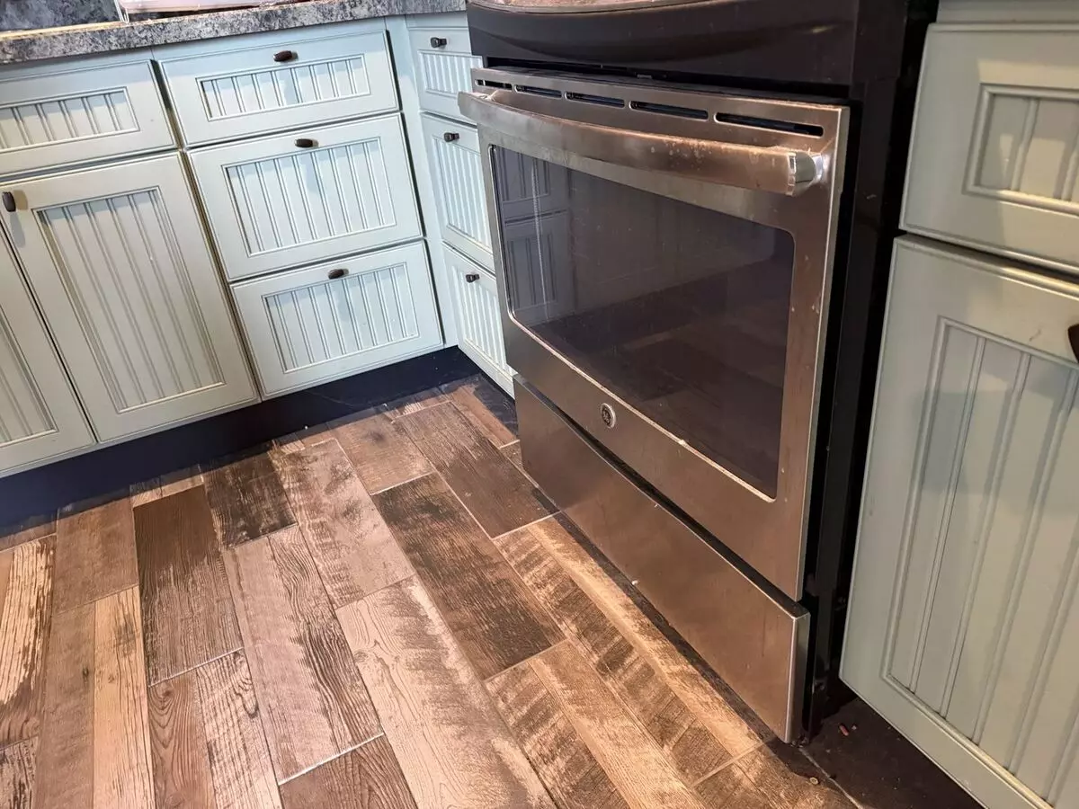 2 of 4 115-119 Main St Apartment for rent in Cedar Falls, IA