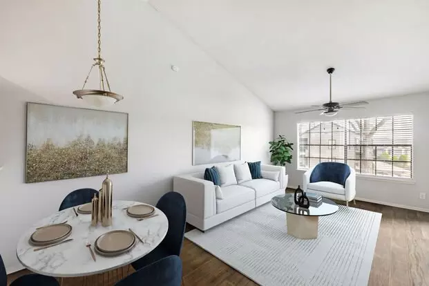 The Madison on the Lake Apartment for rent in Houston, TX