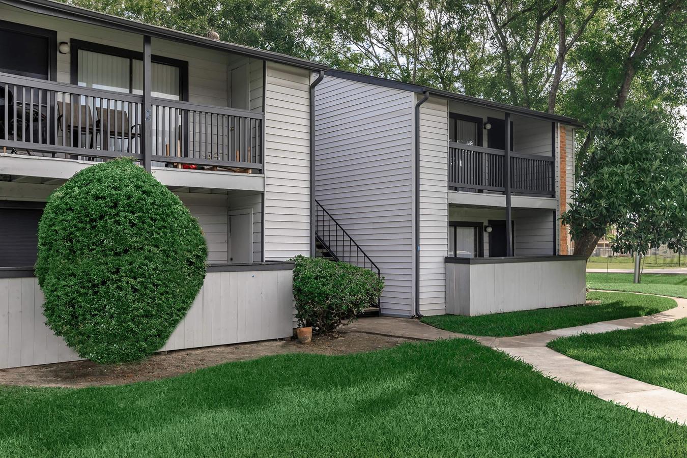 Hillcrest Village Apartments 2500 Fairway Drive Alvin, TX