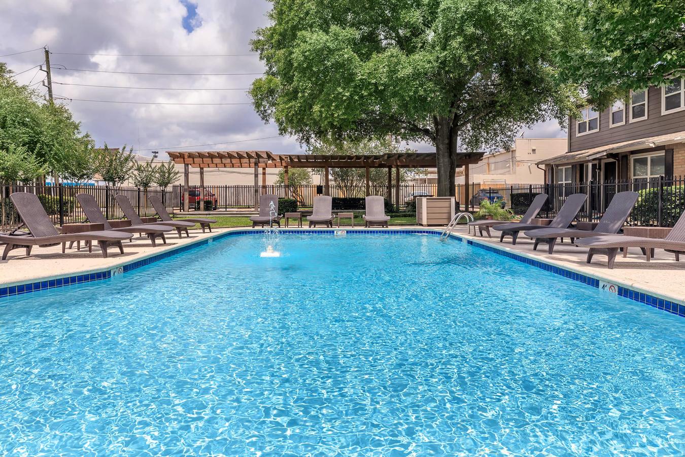 Harpers Mill Apartments 16160 Keith Harrow Houston, TX