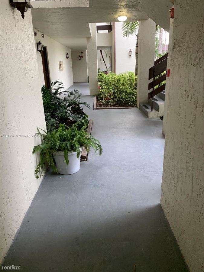 Kenland Bend South Condo Apartments Miami, FL Rentable