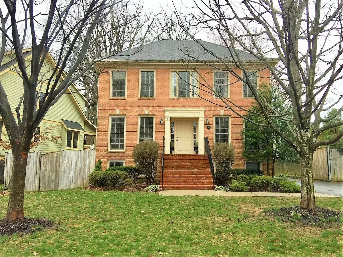 Miraculous & Palatial 5 Bedroom 3.5 Bathroom Colonial Directly Across From Lyon Park House for rent in Arlington, VA