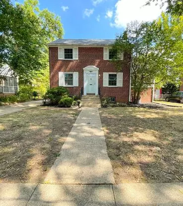 Classic 3 Bedroom 1.5 Bathroom Colonial In Desirable Arlington Heights Apartment for rent in Arlington, VA Classic 3 Bedroom 1.5 Bathroom Colonial In Desirable Arlington Heights Apartment for rent in Arlington, VA