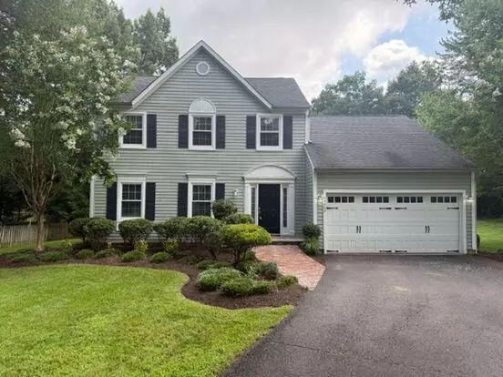 Lovely And Spacious 3 Bedroom 2.5 Bathroom Home In Beautiful Pleasant Valley Apartment for rent in Chantilly, VA Lovely And Spacious 3 Bedroom 2.5 Bathroom Home In Beautiful Pleasant Valley Apartment for rent in Chantilly, VA