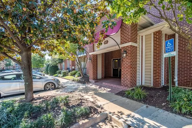 Beautiful 2 Bed 2 Bath Condo Beautiful Community Of The Gates Of Mclean Apartment for rent in Mclean, VA