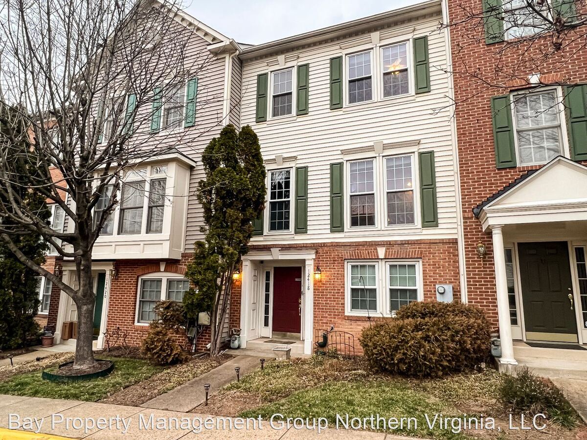 12418 Cedar Lakes Dr Fairfax, VA House for Rent Rentable
