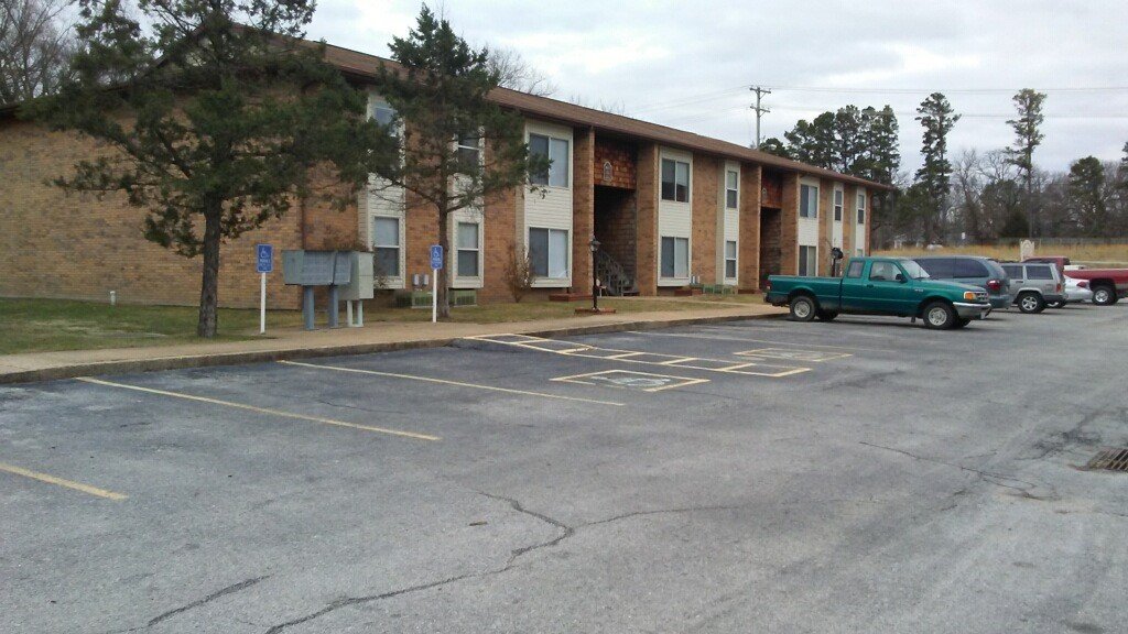 Houston Apartments 777 Highway 17 West Houston, MO