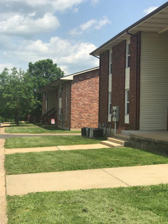 Ravencrest Apartments 201 N Ravencrest Desloge, MO