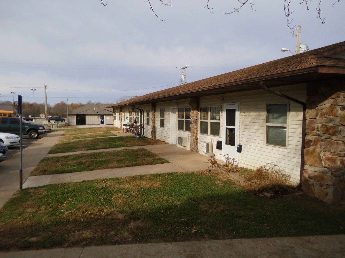 Southview II Apartments 104/106 Martha Dr Marionville, MO
