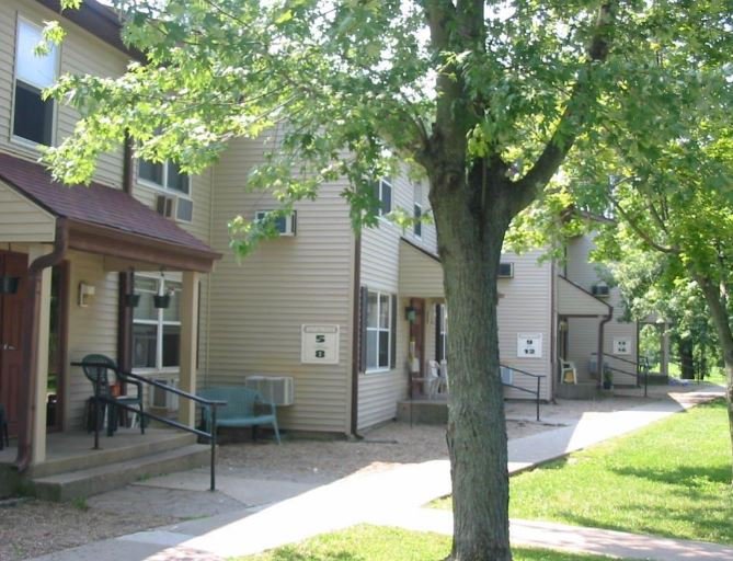 Starlight Manor Apartments 911 Stewart St Carmi, IL