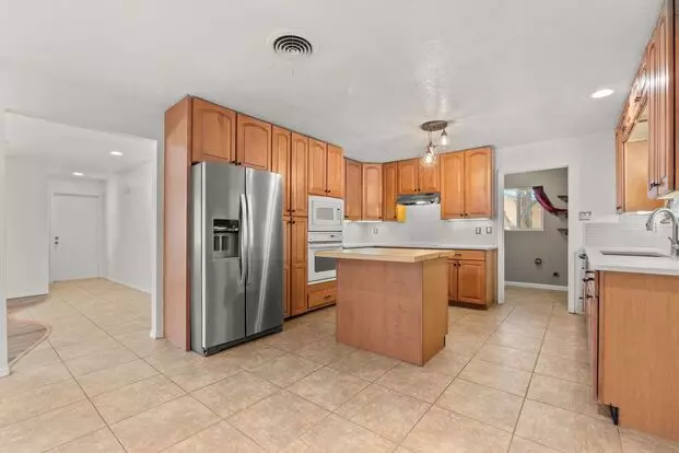 10407 Sierra Bonita Ave NE Apartment for rent in Albuquerque, NM
