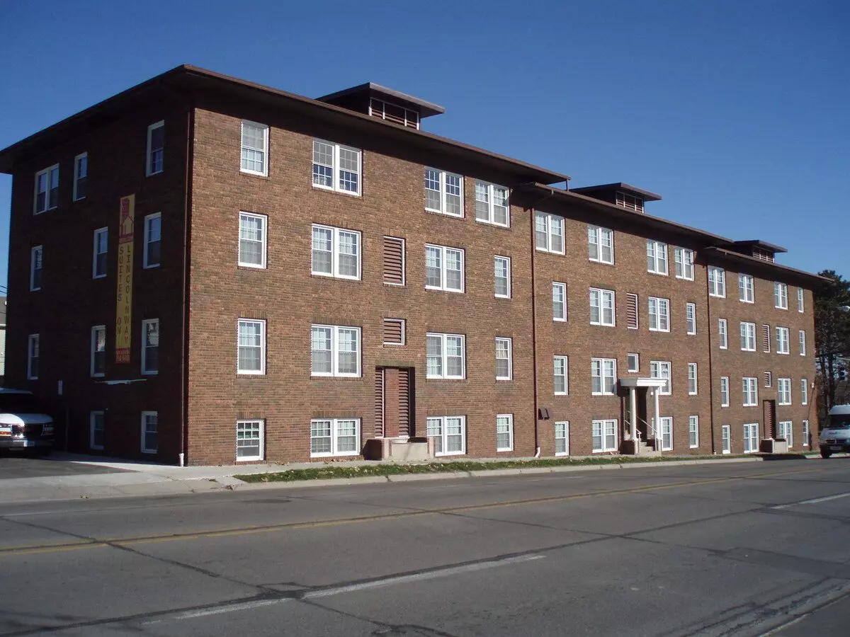 2 of 2 Suites On Lincoln Way Apartment for rent in Ames, IA