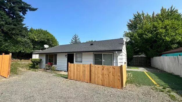 Newly Remodeled And Spacious 3 Bedroom 1 Bath Rambler Apartment for rent in Seattle, WA