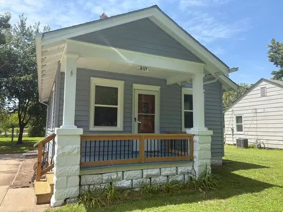 807 S Poplar Apartment for rent in Wichita, KS