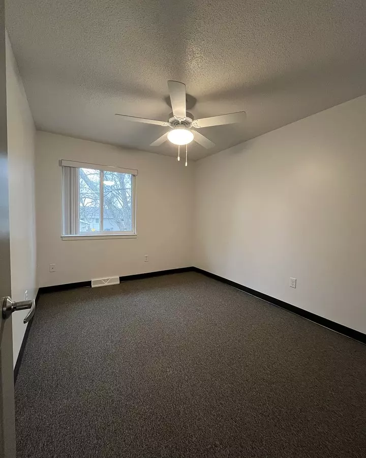 Parkview Heights Apartment for rent in Owatonna, MN