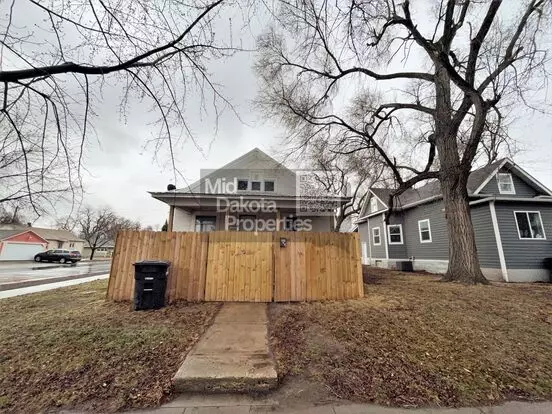 421 E 7th- 3 Bedroom House Apartment for rent in Mitchell, SD 421 E 7th- 3 Bedroom House Apartment for rent in Mitchell, SD