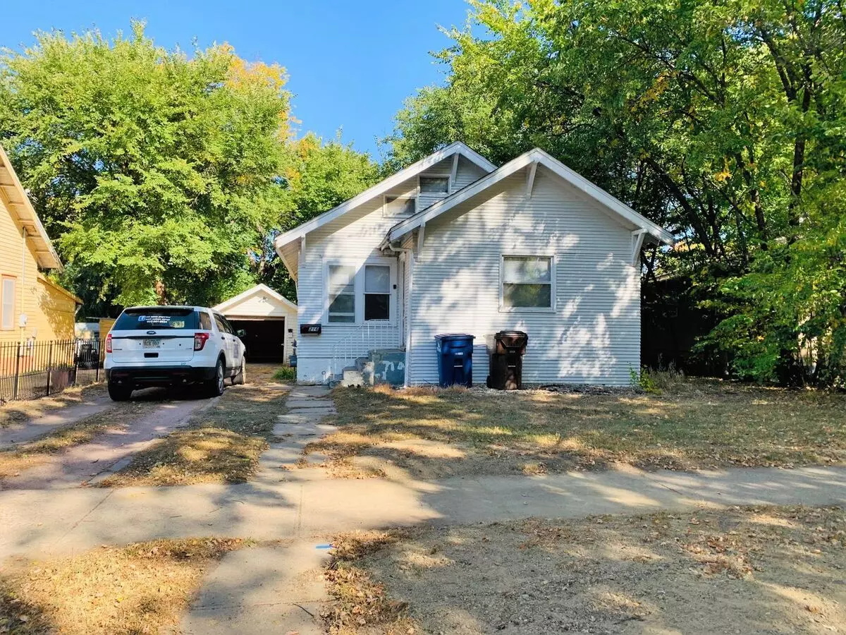 216 W 12th Apartment for rent in Mitchell, SD