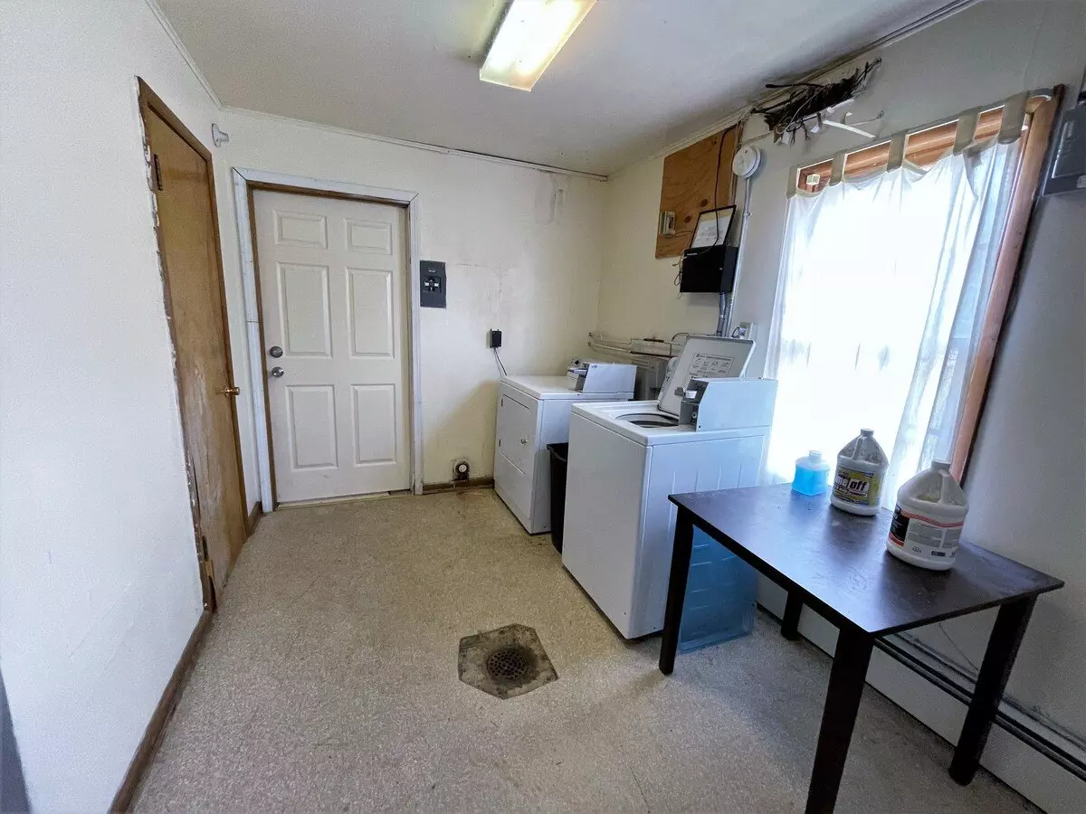 2 of 2 1104 N Burr Apartment for rent in Mitchell, SD